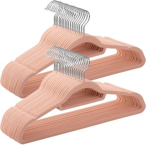 SONGMICS Set de 50 de umerase pentru haine, anti-alunecare cu catifea, bara de cravata si carlig pivotant, 43,5 cm, roz deschis