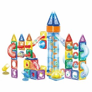 Set de constructie din piese magnetice educative pentru copii 134 de piese, multicolor