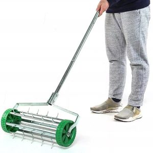 Scarificator si aerator manual pentru gazon cu 27 cuie, latime lucru 42 cm, maner metalic, verde