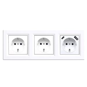 Priză Nova III cu două prize împământate cu conector USB și cadru alb