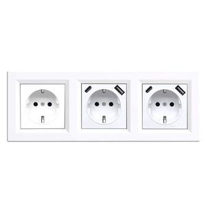 Priză cu împământare Nova III cu doi conectori USB și cadru alb