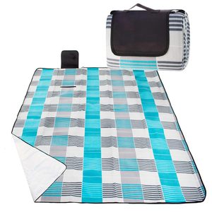 Patura pentru picnic sau plaja, cu folie izolatoare si maner, 200x200cm, albastru gri